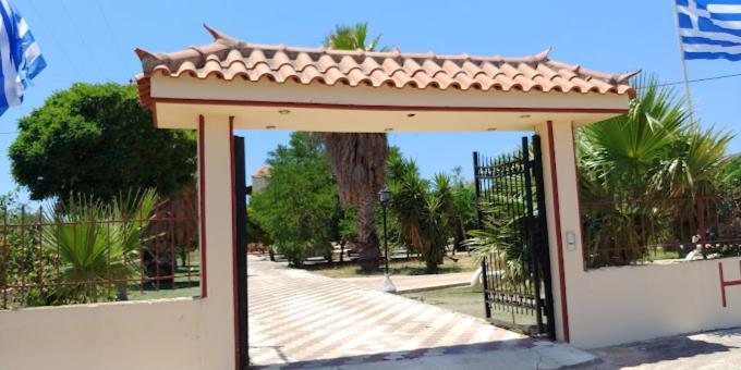 Hotel Takis Agios Georgios  Zewnętrze zdjęcie